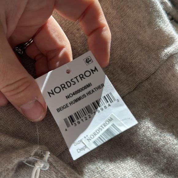 Nordstrom Cashmere Turtleneck Sweater
BEIGE HUMMUS HEATHER, Size Medium NWT - Picture 2 of 2